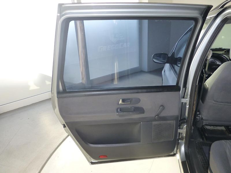 Ford Galaxy (2004) 1,9TDI*ALU*DIGI**TAŽNÉ**VYHŘ.S - fotka 11 z 24