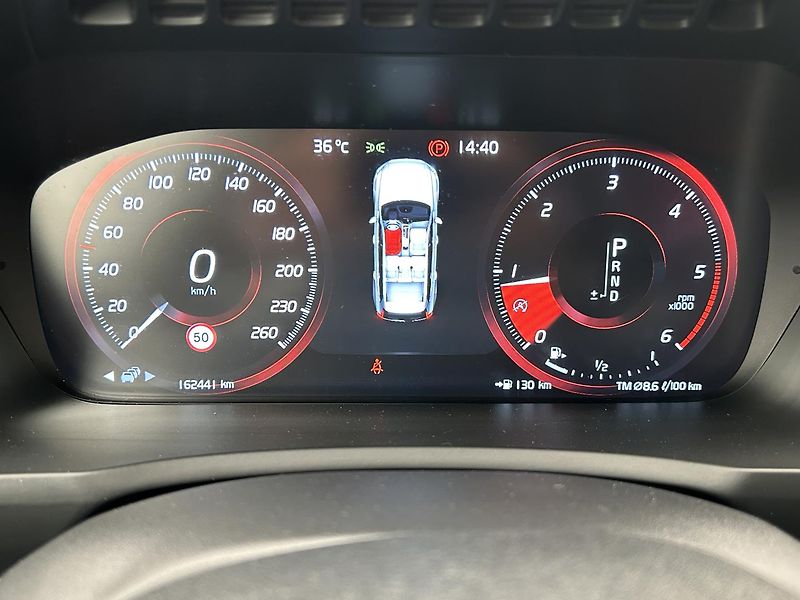Volvo XC90 2.0 D5 4x4 Mommentum PRO - fotka 18 z 29