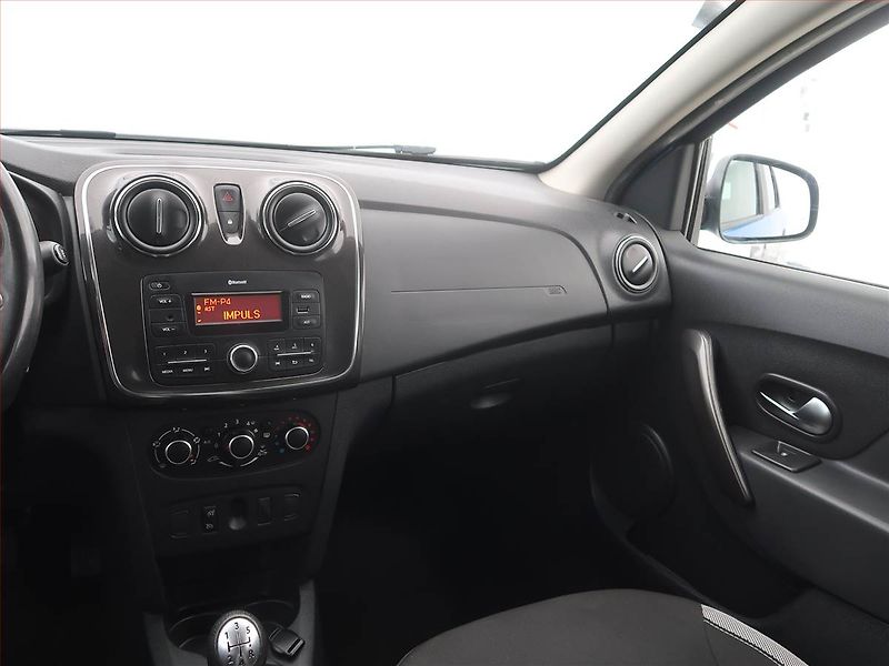 Dacia Logan (2020) Stepway 0.9 TCe, ČR,1.maj - fotka 8 z 15