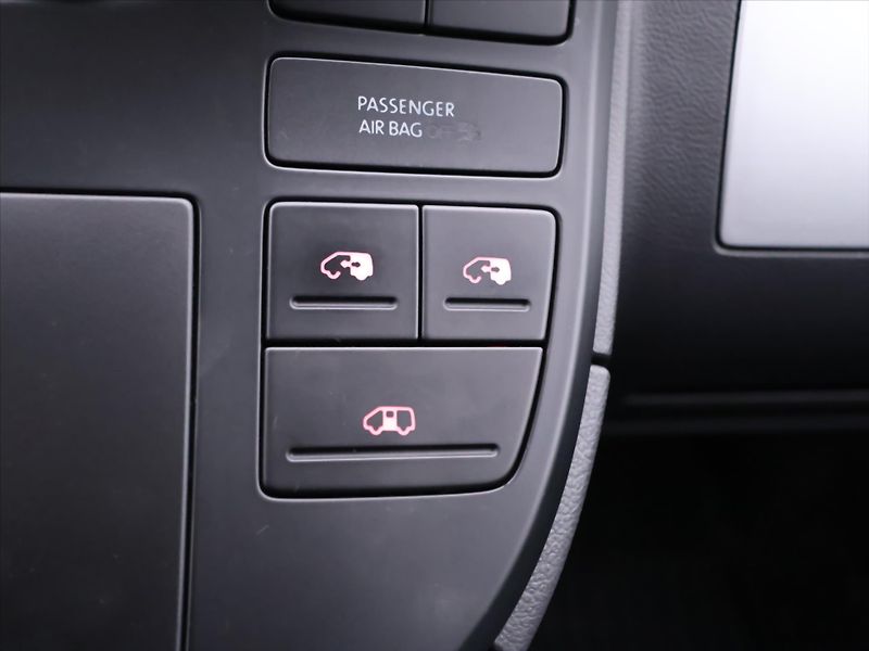 Volkswagen Multivan 2,0 TDI DSG 4M CZ Highline - fotka 27 z 36