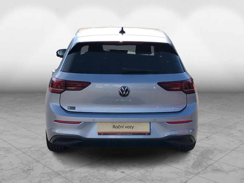 Volkswagen Golf People 1,5 eTSI 85 kW 7DSG mHE - fotka 9 z 28