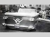 Curtiss-Wright Model 2500 Air Car ve verzi s jinou přední maskou.