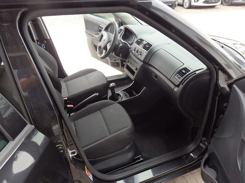 Škoda Fabia 1.2 HTP 51 kW KLIMATIZACE - fotka 10 z 13