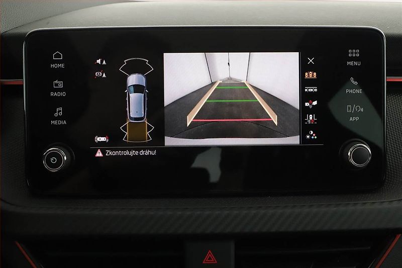 Škoda Kamiq (2025) 1.0 TSI, MONTE CARLO, AUTOMAT - fotka 15 z 21