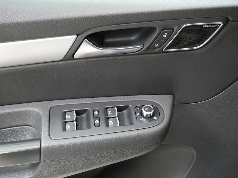 Volkswagen Sharan - fotka 12 z 27