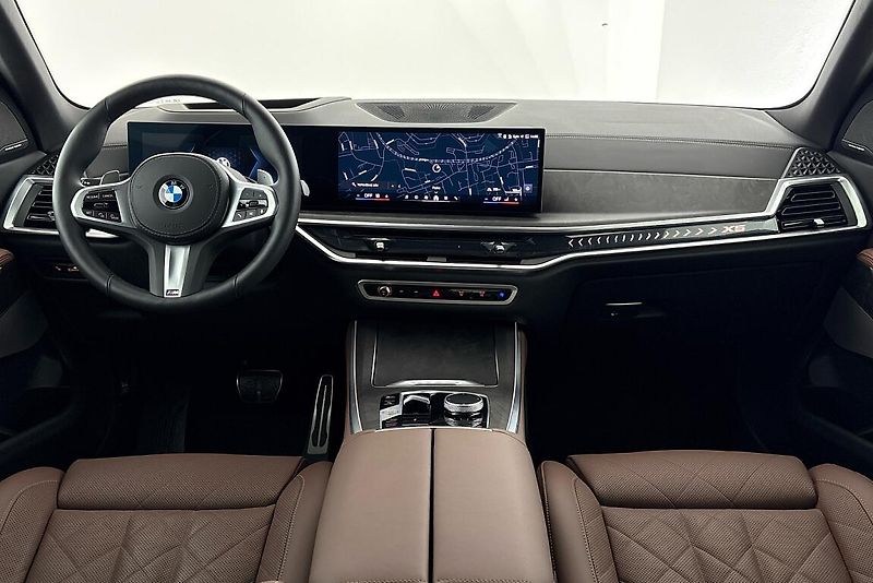 BMW X5 xDrive30d - fotka 16 z 26