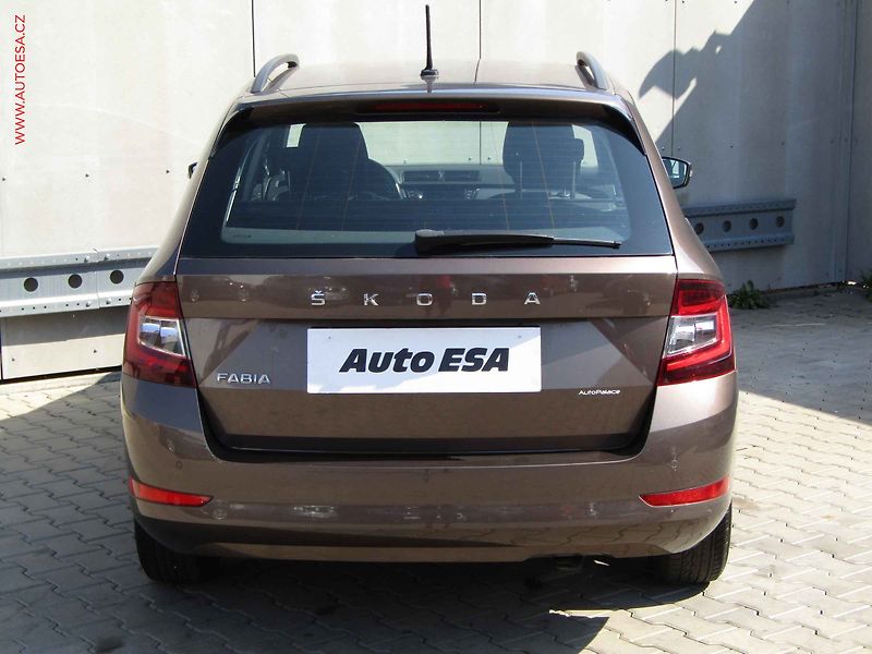 Škoda Fabia (2020) 1.0 TSi, 1.maj,ČR, Style, - fotka 5 z 21