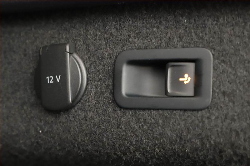 Volkswagen Passat (2018) 2.0 TDI, Kůže, Tempomat - fotka 13 z 21