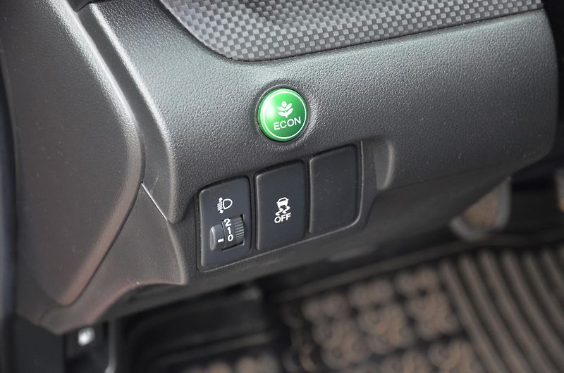 Honda CR-V (2013) 2.2 i-DTEC 110kW 4x4 / ČR - fotka 21 z 27