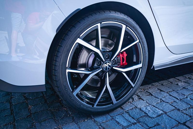 Volkswagen Golf (2022) GTI Clubsport 2,0 TSI 7DSG - fotka 21 z 23
