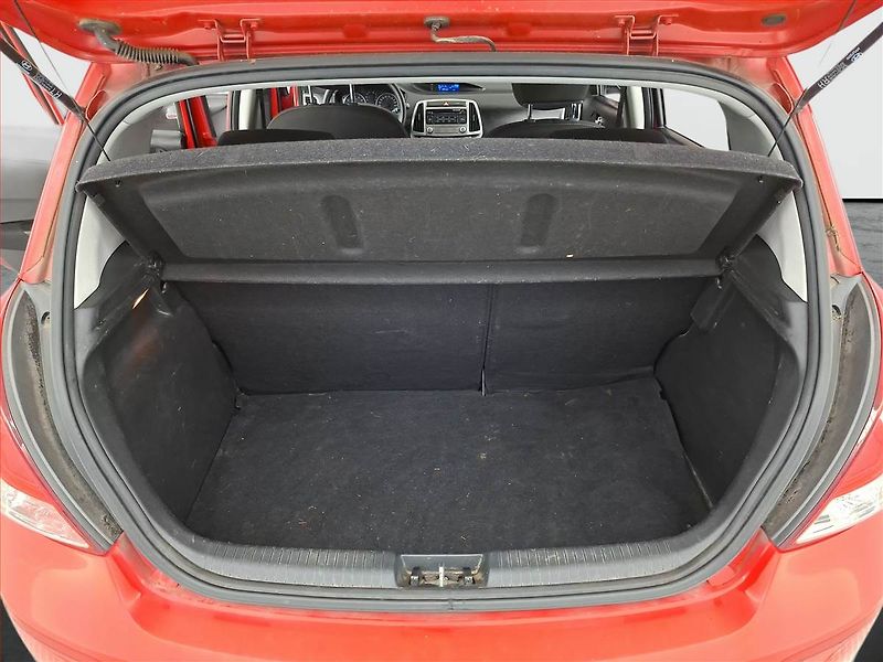 Hyundai i20 (2012) 1.2, jezdí výborně - fotka 13 z 13