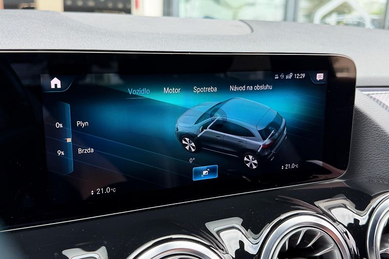 Mercedes-Benz GLA (2021) GLA 220d 4Matic AMG Line - fotka 92 z 121