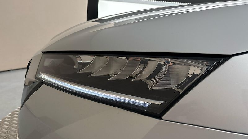 Škoda Octavia 2.0 TDI DSG Ambition - fotka 18 z 24