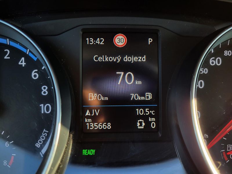 Volkswagen Passat 1.4 TSI PHEV GTE HYBRID - fotka 11 z 48