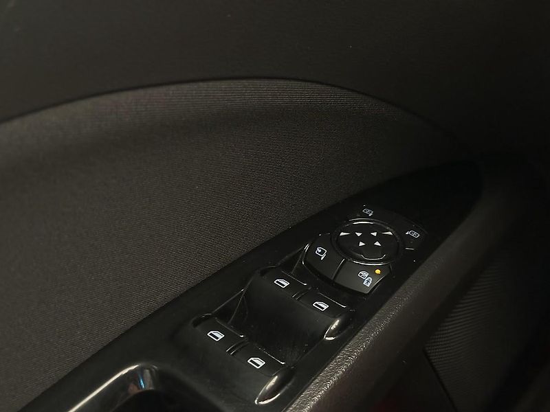 Ford Mondeo (2016) 2.0 TDCI AT AC  - fotka 15 z 20