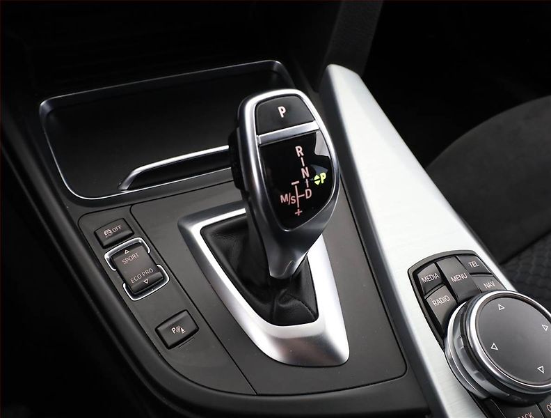 BMW Řada 3 (2015) M Sport 320 d, 4X4, Automat - fotka 12 z 18