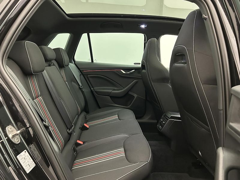 Škoda Kamiq 1.0 TSI Monte Carlo - fotka 18 z 24