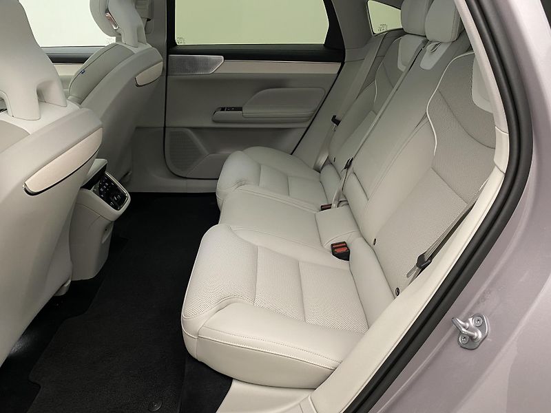 Volvo ES90 (2026) PURE ELECTRIC ULTRA - fotka 6 z 79
