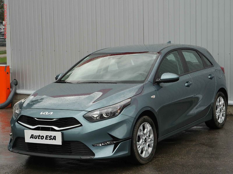 Kia Ceed (2024) 1.5 TGDi, 1.maj,ČR, AC - fotka 3 z 25