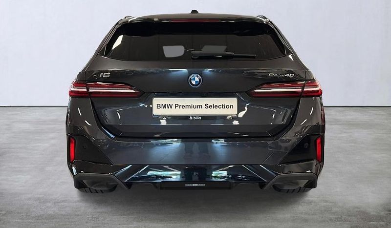 BMW i5 eDrive40 Touring M Kamera Taž. - fotka 4 z 18