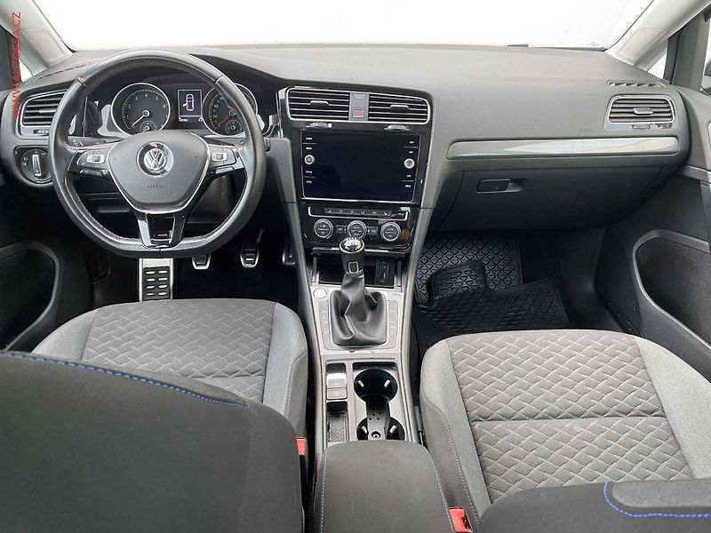 Volkswagen Golf (2018) 1.5 TSi, Join, panor - fotka 8 z 19