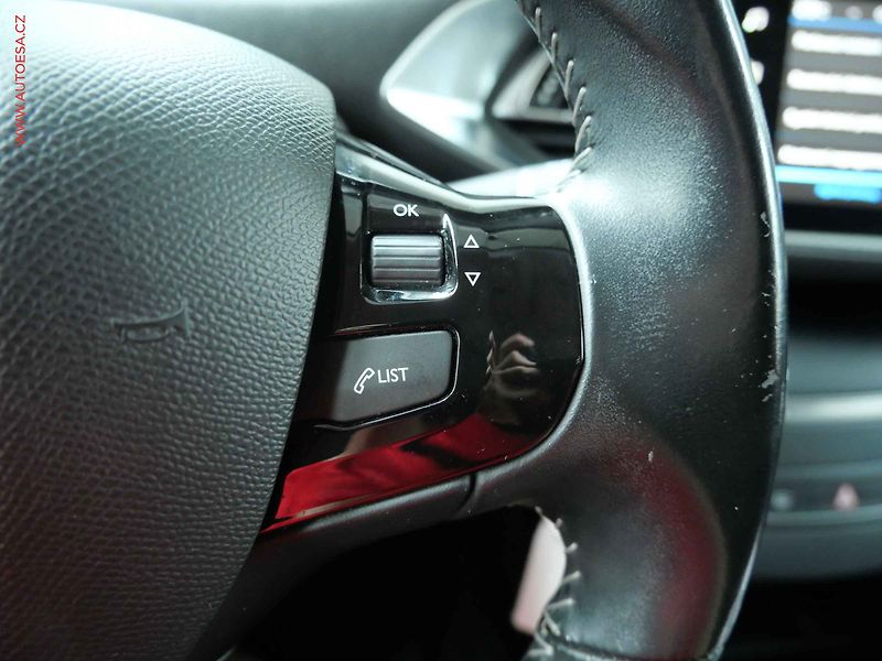 Peugeot 308 (2018) 1.2 PT, ČR, Active - fotka 16 z 21