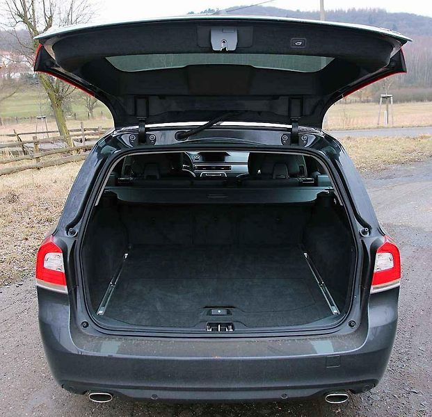 Volvo V70.