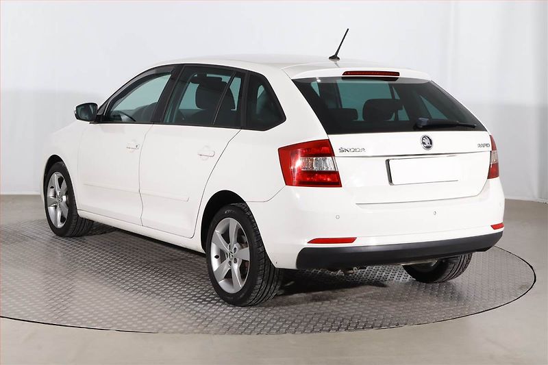 Škoda Rapid (2015) Spaceback 1.6 TDI, Serv.kniha - fotka 4 z 21