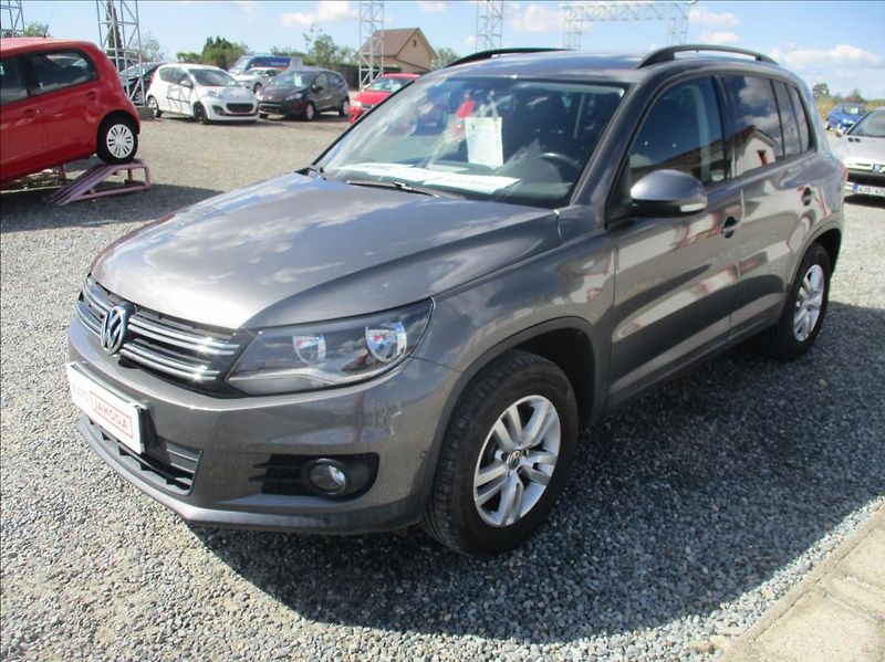 Volkswagen Tiguan 1,4 TSi, aut klima,serv.kn. - fotka 3 z 31