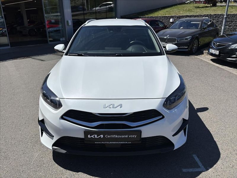 Kia Ceed 1,5 TGDi 118kW AT TOP KAMERA - fotka 8 z 43