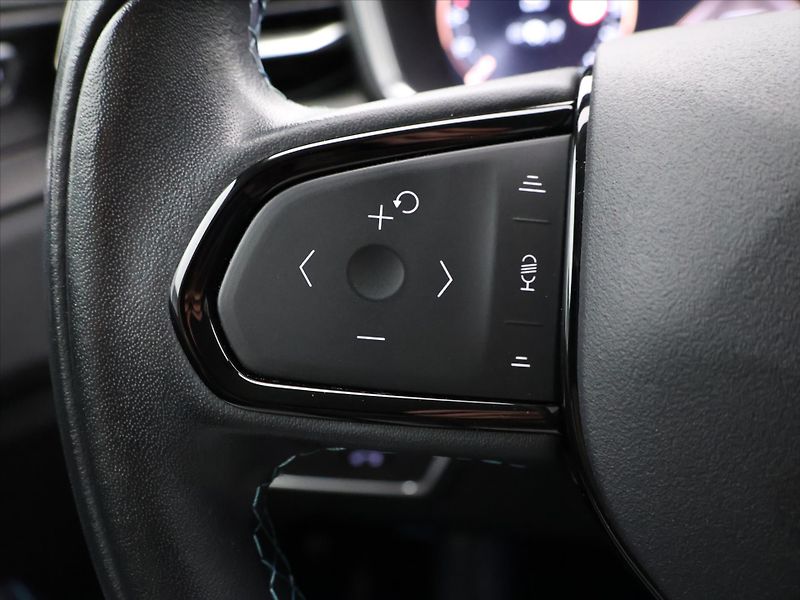 Lynk & Co 01 1,5 PHEV CORE 206kW Aut. 2.Maj - fotka 17 z 29