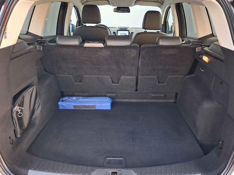 Ford Kuga (2016) 2.0 TDCi 4X4, Individual, AT - fotka 7 z 19