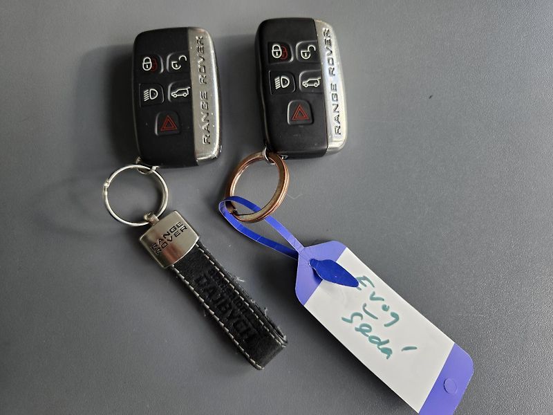 Land Rover Range Rover Evoque (2016) 2.0TD Aut 4x4 Hlučnější motor - fotka 37 z 38