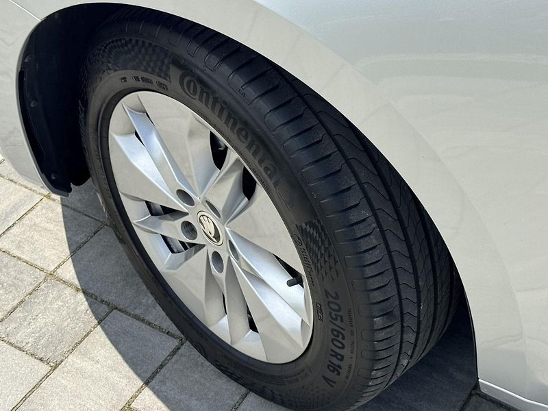 Škoda Octavia 2.0TDI 110kw 4x4 DSG + tažné z - fotka 12 z 48