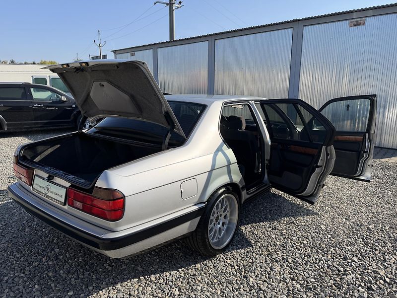 BMW Řada 7 730i 190PS SHADOWLINE EXTRA!!! - fotka 129 z 156