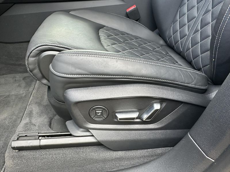 Audi Q8 (2025) 50TDi,HEAD-UP,PANORAMA, KARBON - fotka 32 z 39
