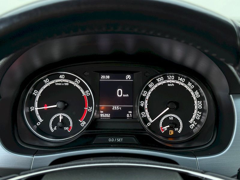 Škoda Fabia (2021) Combi 1.0 TSI 70 kW Ambition - fotka 9 z 20