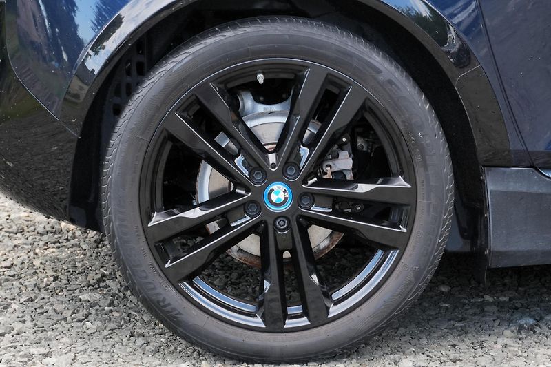 BMW i3 i3s 120Ah, H/K, Navi profi - fotka 9 z 31