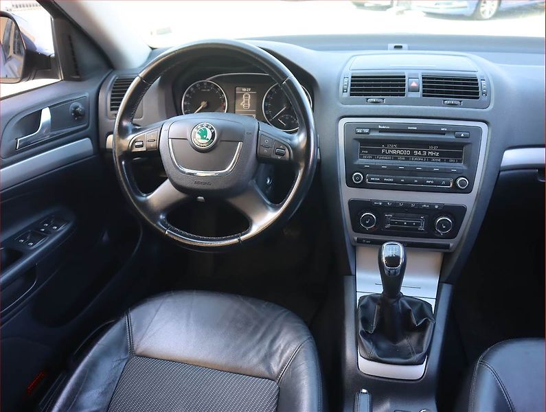 Škoda Octavia (2011) 1.6 TDI, Tempomat - fotka 7 z 16