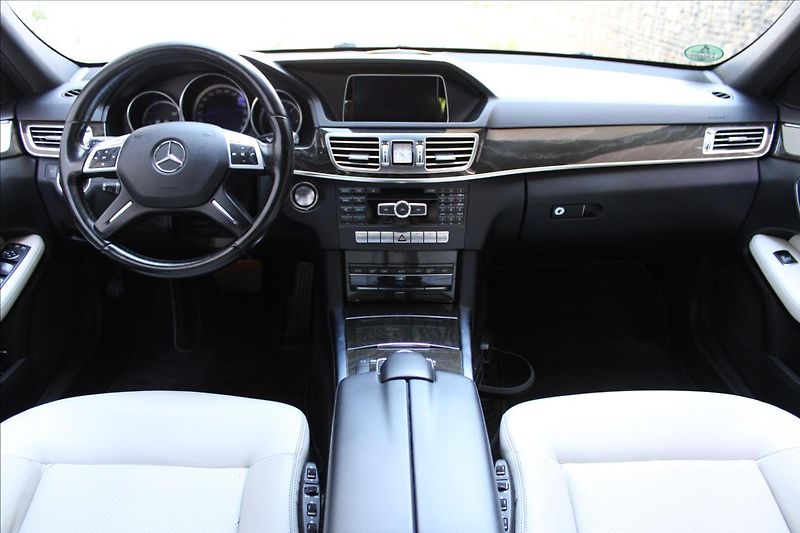 Mercedes-Benz Třídy E 350CDI 4M/ACC/KEYLESS/DPH - fotka 26 z 46