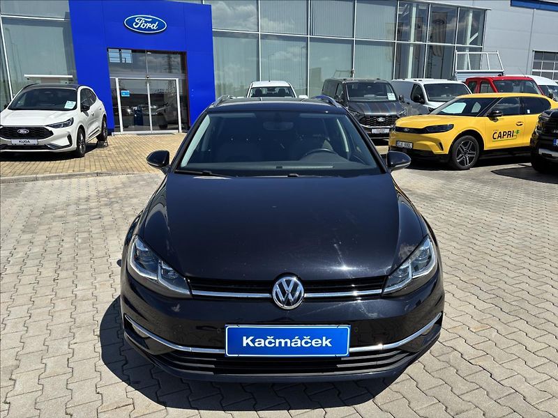 Volkswagen Golf 1,0 TSI 81 kW Comfortline - fotka 8 z 48
