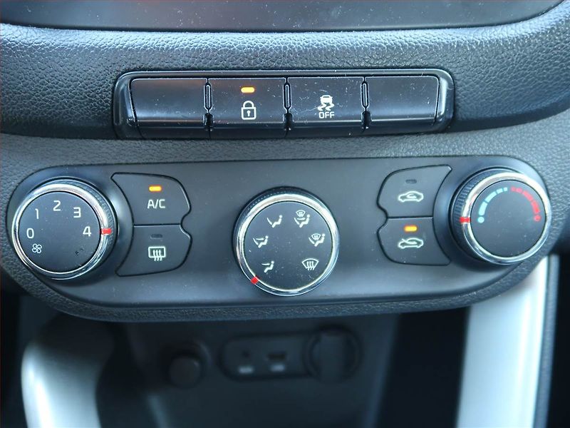 Kia Ceed (2012) 1.4 CVVT, Serv.kniha, Tempomat - fotka 16 z 17