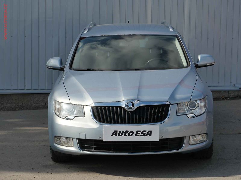 Škoda Superb (2012) 2.0TDi 4x4, Elegance, DSG - fotka 2 z 28