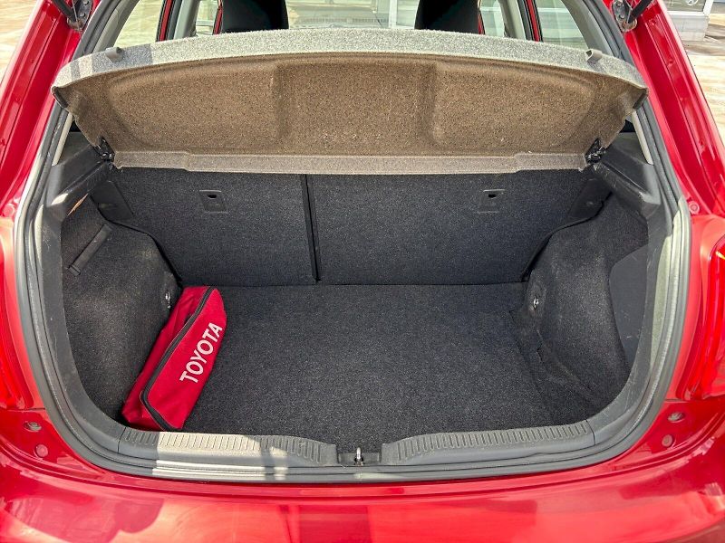 Toyota Auris (2010) - fotka 14 z 24