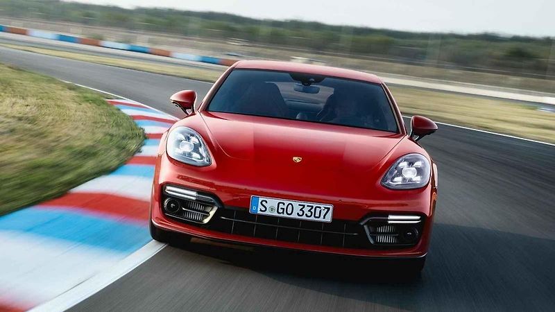 Porsche Panamera GTS a GTS Sport Turismo