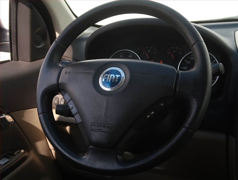 Fiat Croma (2006) 1.9 Multijet, nová STK, Tažné - fotka 16 z 16