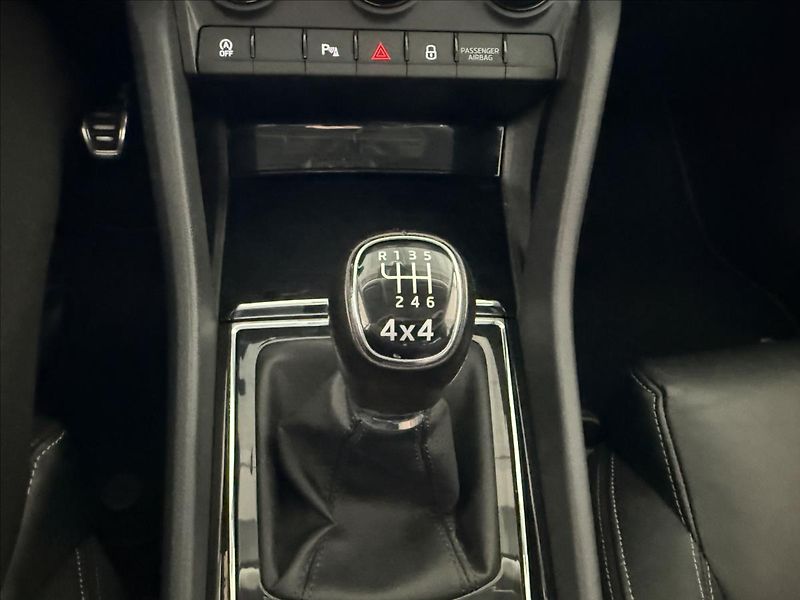 Škoda Karoq 2,0   TDI 110kW,4X4,SERVISKA - fotka 20 z 25