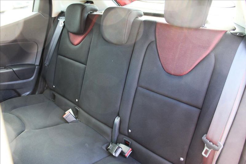 Renault Clio 0,9 TCe 66kW serviska, 1.maj. - fotka 26 z 36