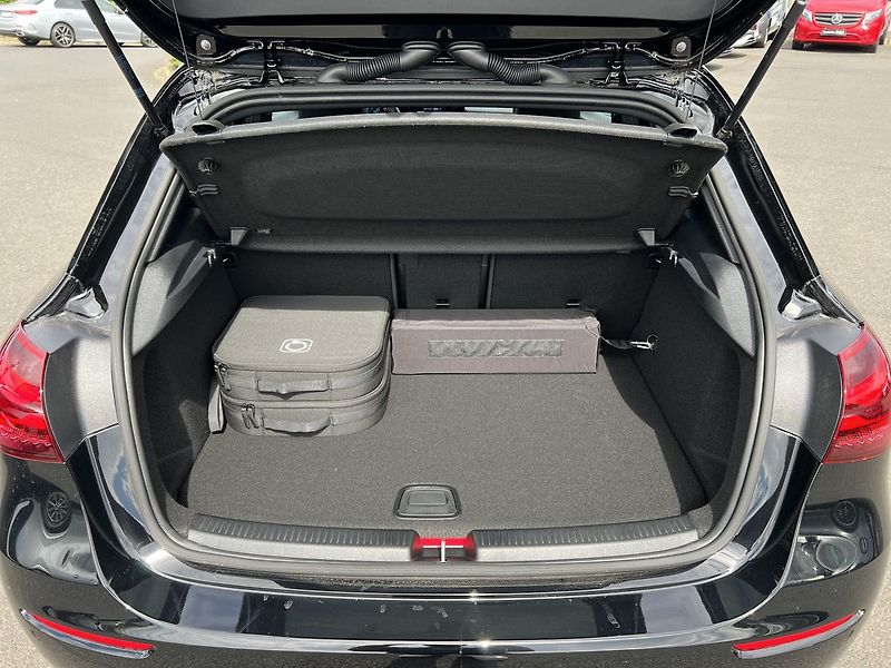 Mercedes-Benz Třídy A 250e s hybridní technologií EQ - fotka 17 z 23