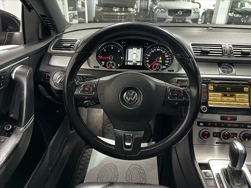 Volkswagen Passat 2,0   TDI DSG 4X4 HIGHLINE ACC - fotka 24 z 37